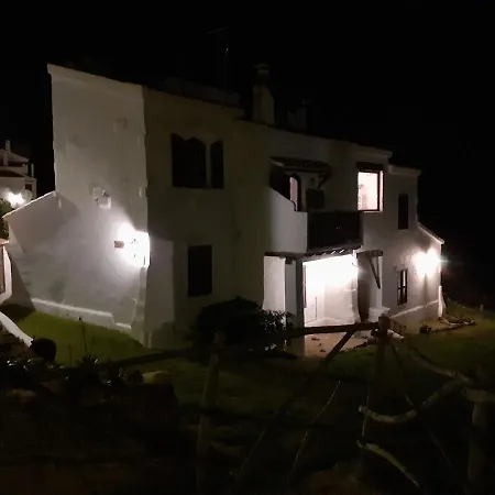 Casa Con Jardin ,vistas Al Mar Y Atardecer En Playas De Fornells Appartamento Es Mercadal